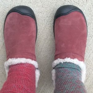 Keen Fuzz lined slip on size 8.5